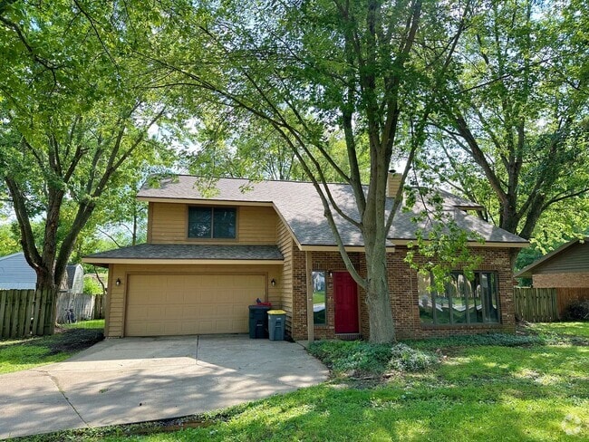 Building Photo - 3 Bedroom, 2.5 Bath, 2 Car Garage - Close ... Rental