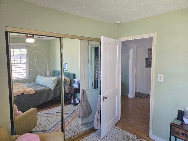 Photo - 745 Lennox St