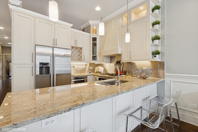 Photo - 4351 S Lake Park Ave