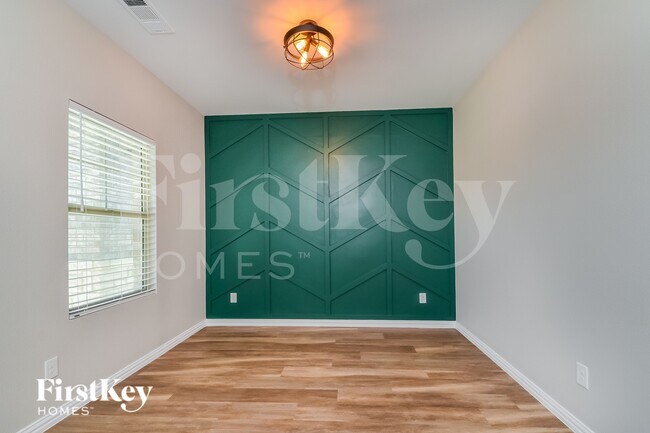 Photo - 223 Rosewood Dr
