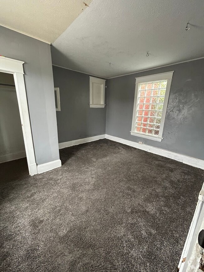 Building Photo - 426 W 7th St Unit 426 West 7th Street- 2 Rental