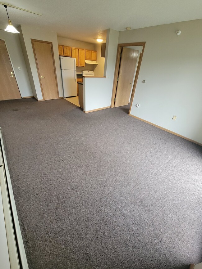 **FALL MOVE IN SPECIAL ** 1 Bedroom | 1 Ba... - **FALL MOVE IN SPECIAL **
1 Bedroom | 1 Ba... Apartment Unit 16