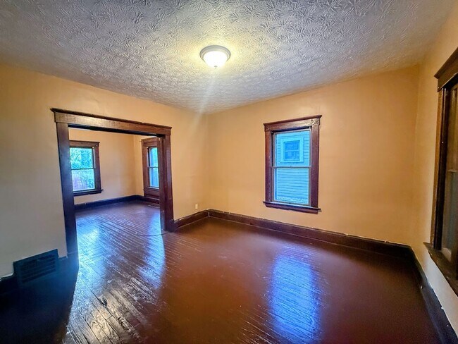 Photo - Three bedroom one bathroom home for rent