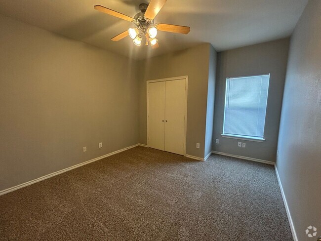Building Photo - 3141-3145-3145 Buckskin Ln Unit 3141 Buckskin Rental