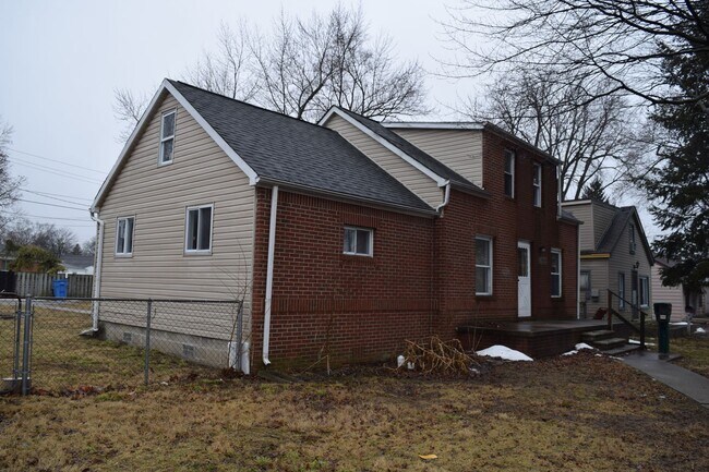 Photo - UPDATED AND SPACIOUS BUNGALOW ON CORNER LO...