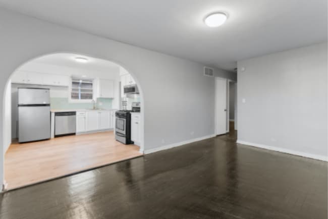 Photo - 8920 S Carpenter St