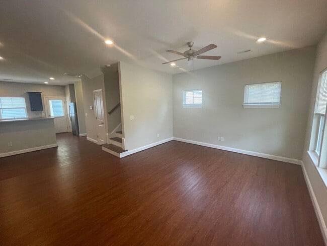 Photo - 3 bedroom 2.5 Bathroom House