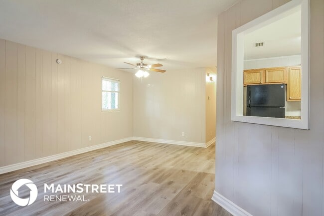 Photo - 9279 6th Ave