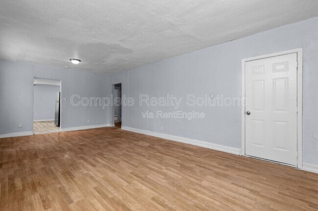 Photo - 10139 Royal Dr