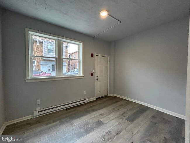 Photo - 1671 Orthodox St