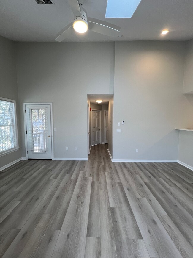 Photo - 134 Tyson Commons Ln Unidad 134