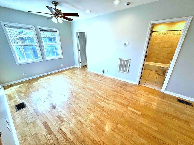 Photo - 1011 Maynor St Unit B