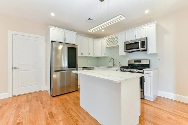 Photo - 31 Chipman St