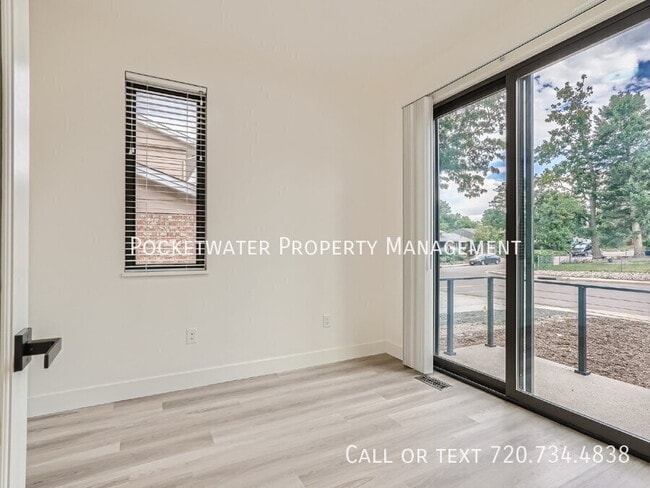 Photo - 3595 Darley Ave