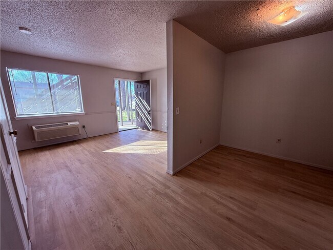 Building Photo - 1701 S West End St Unit #19