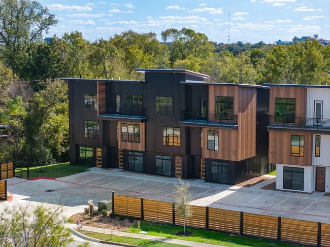 Photo - BRAND NEW 4 Bed/4 Bath Townhome Available ...