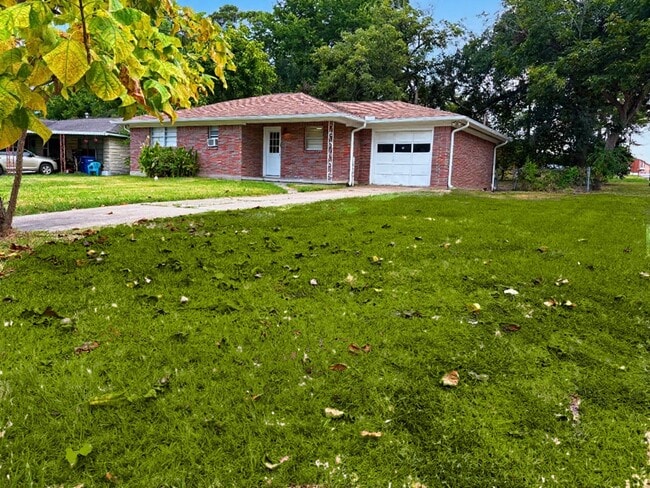 1004 Oak Dr