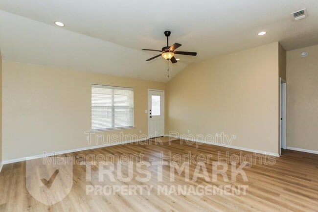 Photo - 401 W Libra Dr