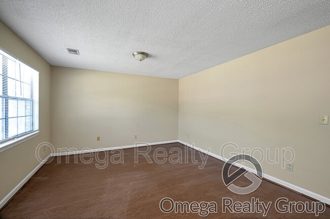 Photo - 2229 Cheshire Dr