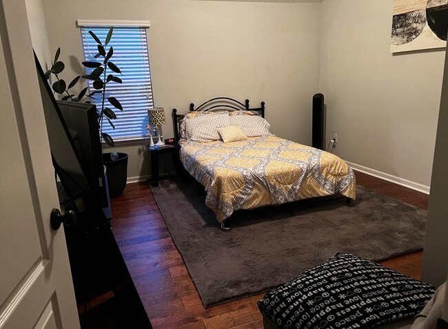 Photo - 1111 Rosland Cir