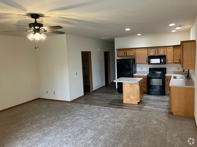 Building Photo - Modern & Spacious 2-Bedroom Ranch Condo – ... Unit 1023-B Laurel Tree Ct