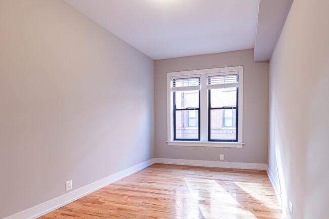 Photo - 3519 N Racine Ave Unit W1