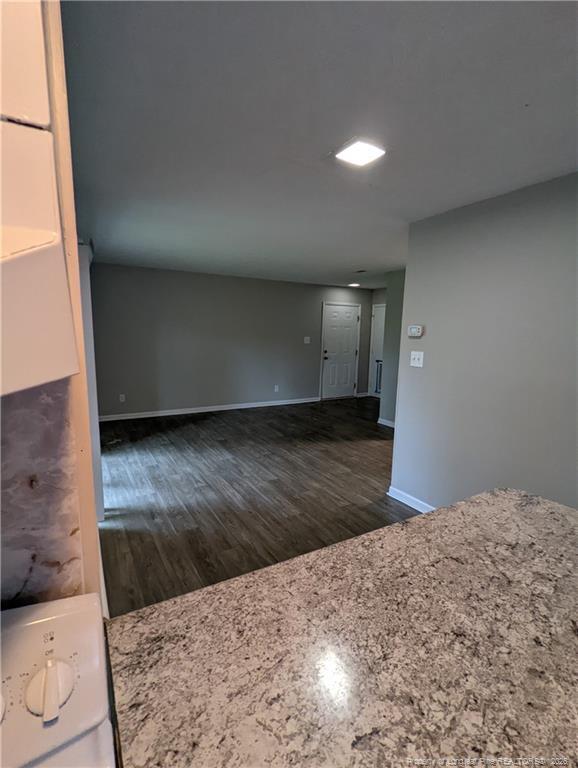 Photo - 833 Applewood Ln