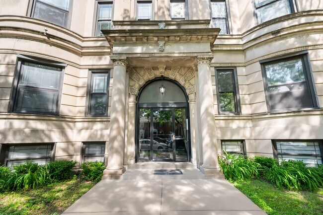 Photo - 4129 S Michigan Ave Unit 4129 S. Michigan Ave
