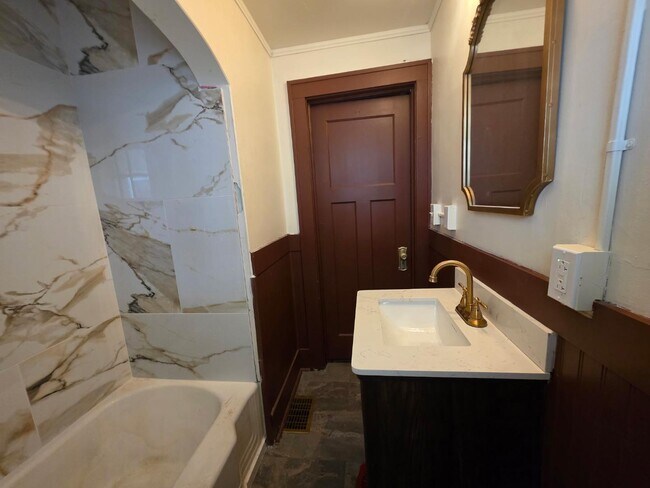 Photo - 107 Dawes Ave