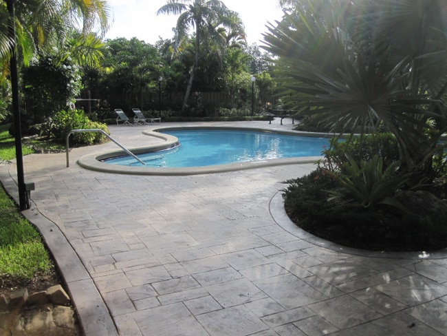 Building Photo - 6904 N Kendall Dr Rental