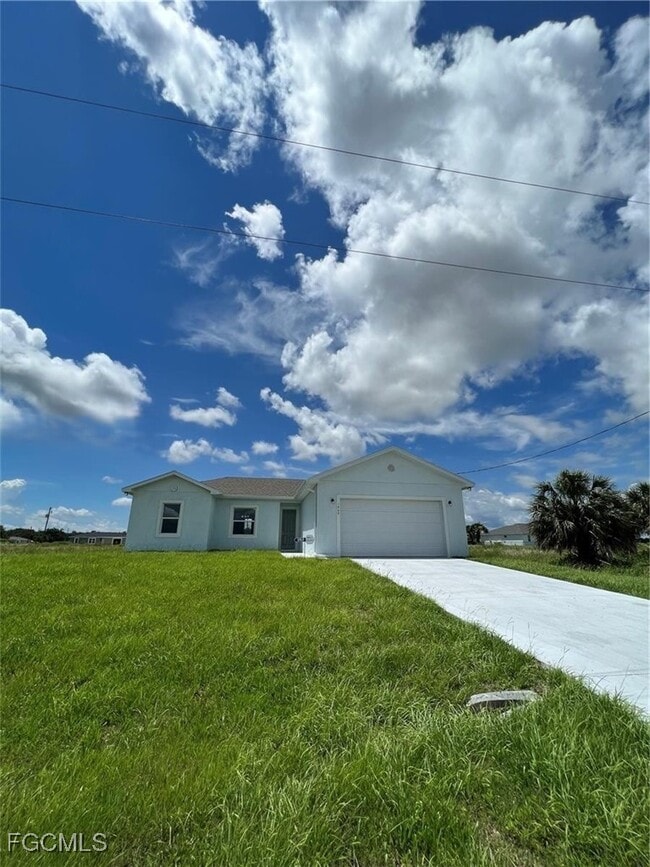 Photo - 1060 Capri Cir