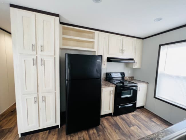 Photo - 9477 Lansdowne Rd