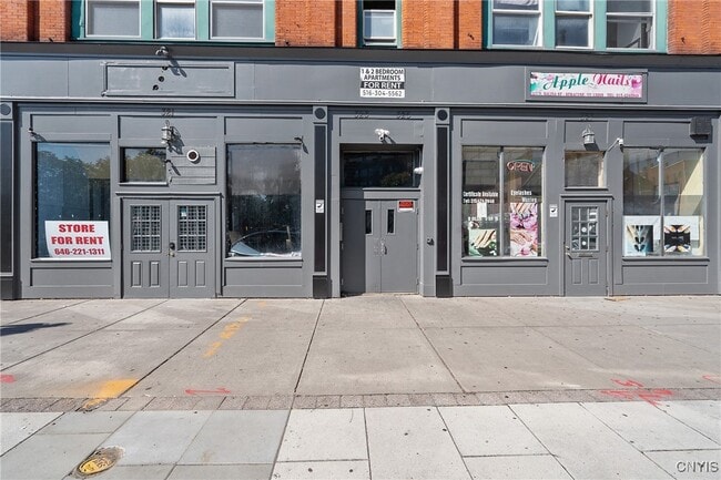 Building Photo - 319 N Salina St Rental