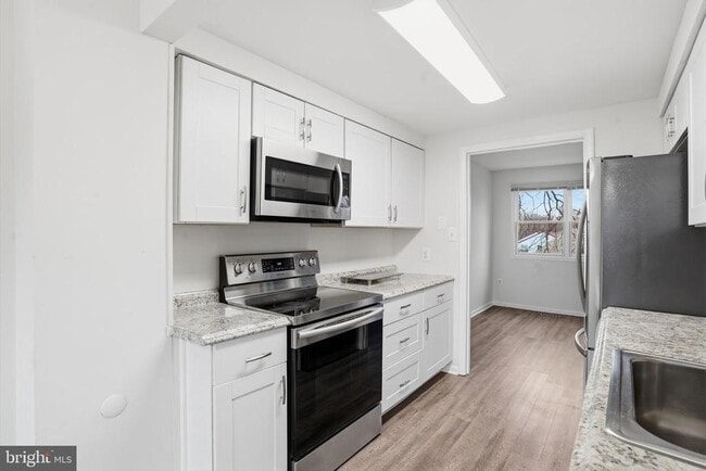 Photo - 1623 New Windsor Ct