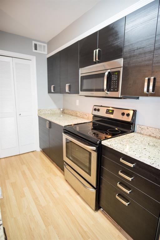 Photo - 204 Triumph Dr NW