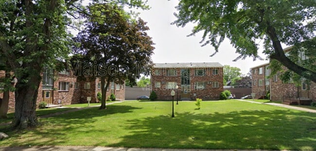 Building Photo - 721 Cedarwood Terrace Unit D