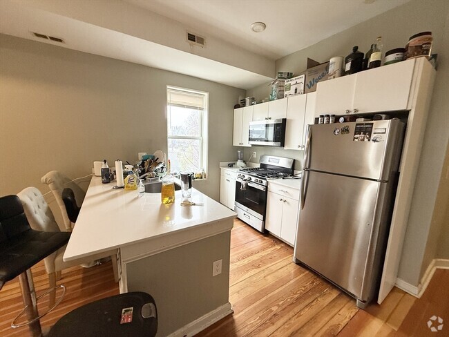 Building Photo - 301-305-305 Dudley St Unit 6 Rental