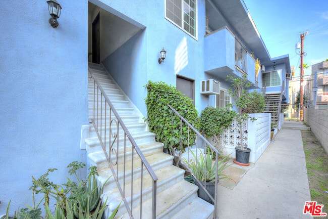 Photo - 3720 Vinton Ave Unidad 6