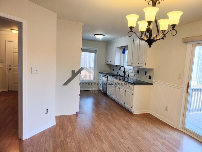 Photo - 312 Lakeshore Dr