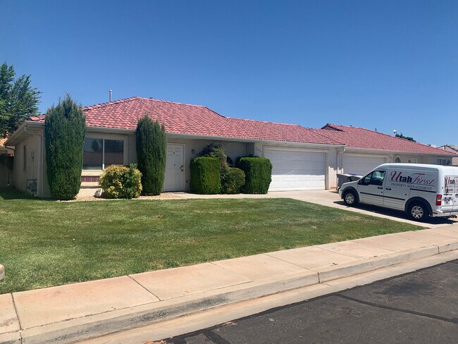 Photo - 2543 & 2557 E 620 N Unidad 2543 E 620 N