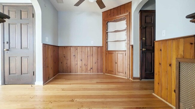 Comedor - 2822 Victoria Ave