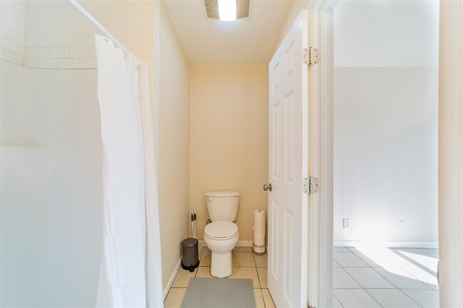 Photo - 1738 Rutland Dr