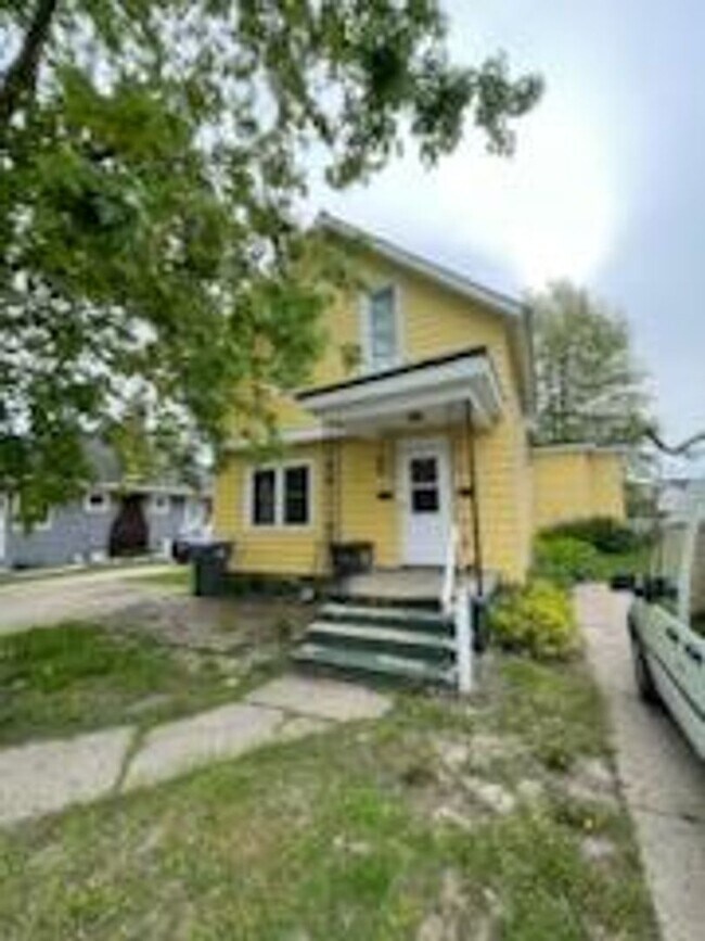Building Photo - 412 S 8th St Unit 412 S 8th
