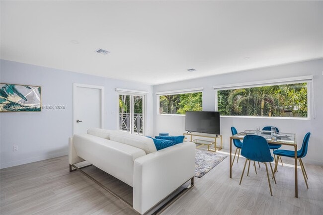 Photo - 2742 Coacoochee St Unit 2