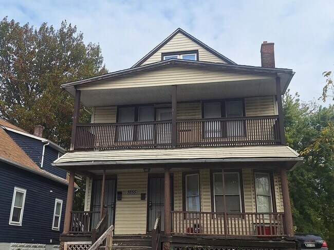 Photo - 3255 E 130th St