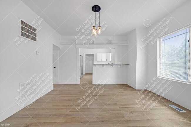 Photo - 5 br, 2 bath House - 119 N Utica Ave