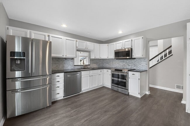 Photo - 5559 Wickerdale Ln