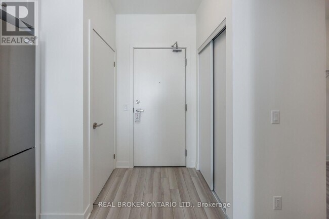 Photo - 51 Clarington Blvd Unité 523