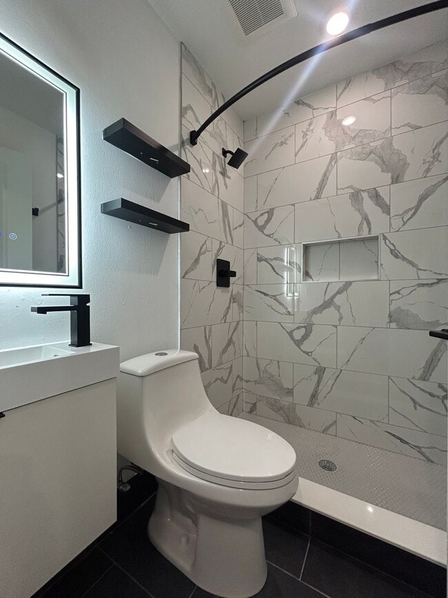 Photo - 612 N 39th St Unidad 612 N 39th St 1