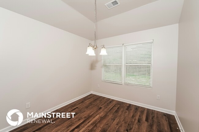 Photo - 461 Woodland Trl